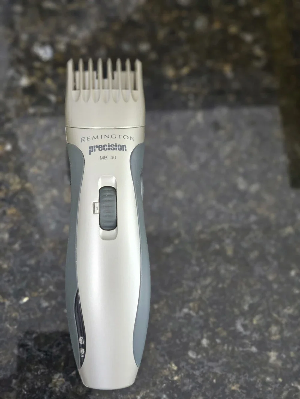 Remington Precision MB40 Beard Mustache Trimmer Grooming Kit W/ Pouch & Charger